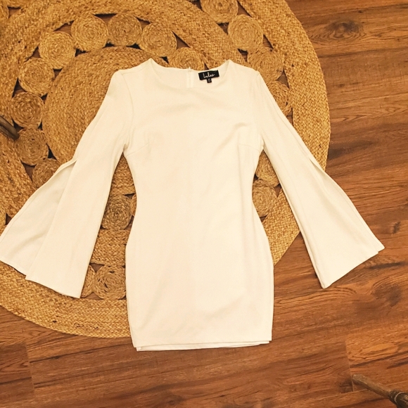 COPY - Lulus flared bell sleeve dress - Picture 5 of 10